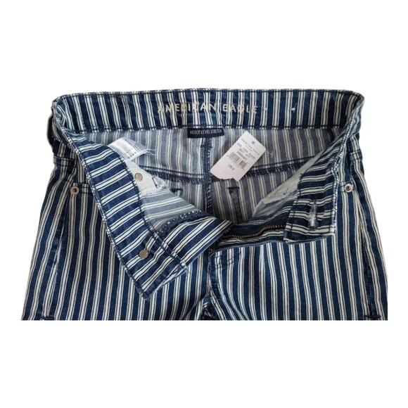 American Eagle Stripped Jean Shorts. Size 0. Blue & White - Picture 8 of 10